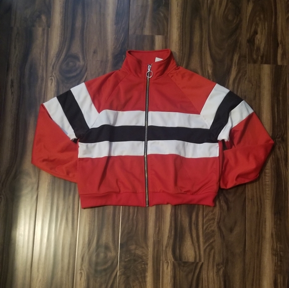 Forever21 Colour Block Short Zip-up - Picture 3 of 4